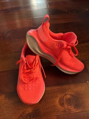 Nike- ReactX Infinity Run 4 running shoes Vivrant Orange sz 5